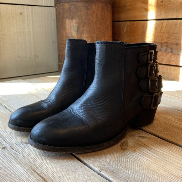 H by Hudson | Multi Strap Encke Leather Ankle Booties - Picture 5 of 13